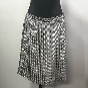 Max Studio Black and White Patterned A-Line Skirt